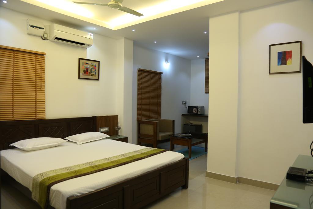 Hotel Mudra Midtown Suites & Rooms Kalasa Exterior photo